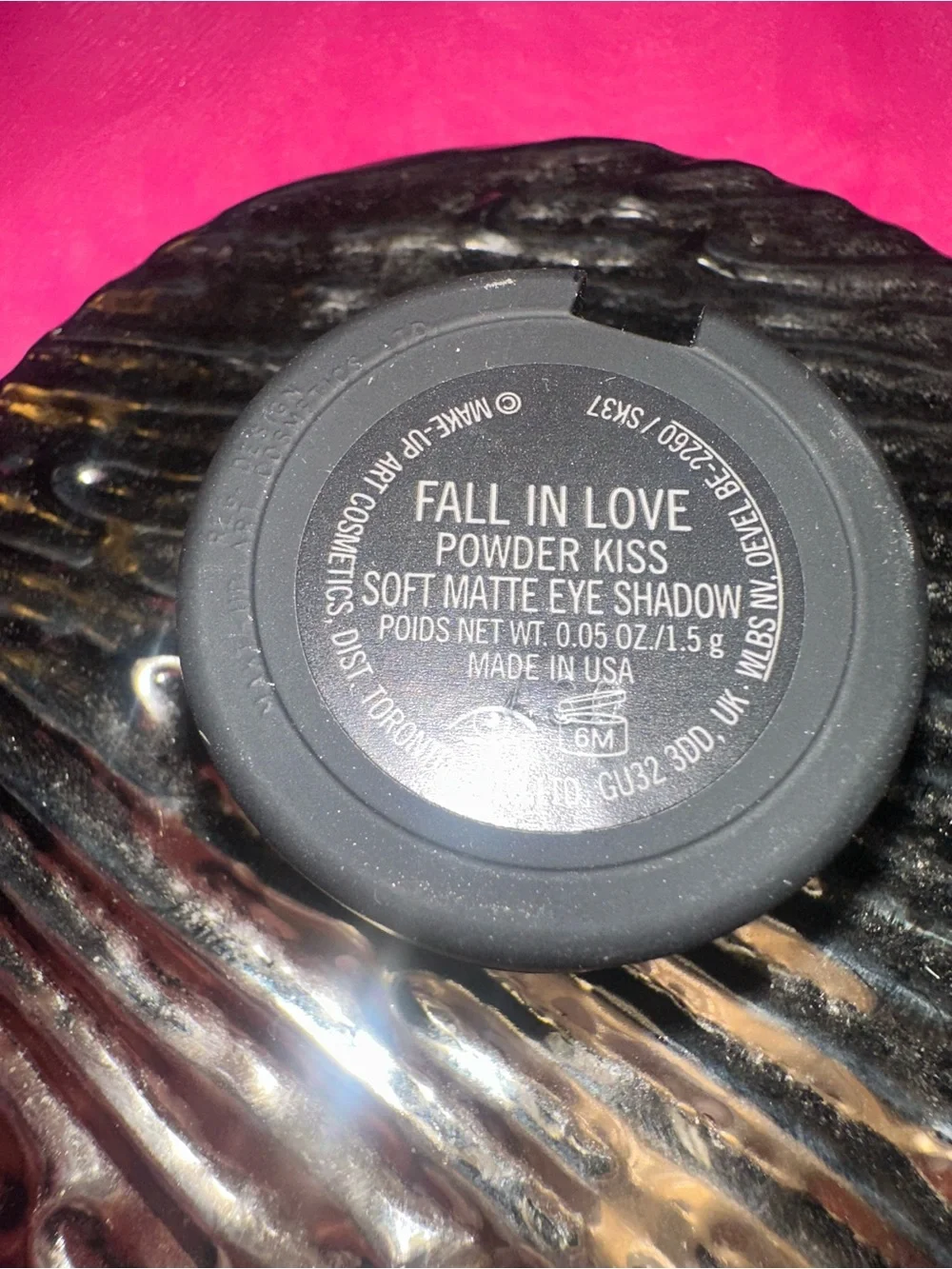 MAC Fall In Love Powder Kiss Eyeshadow — Brand New